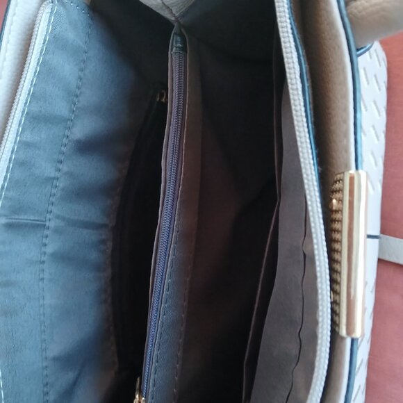 Purse - brand new! (vegan leather) - Picture 8 of 9